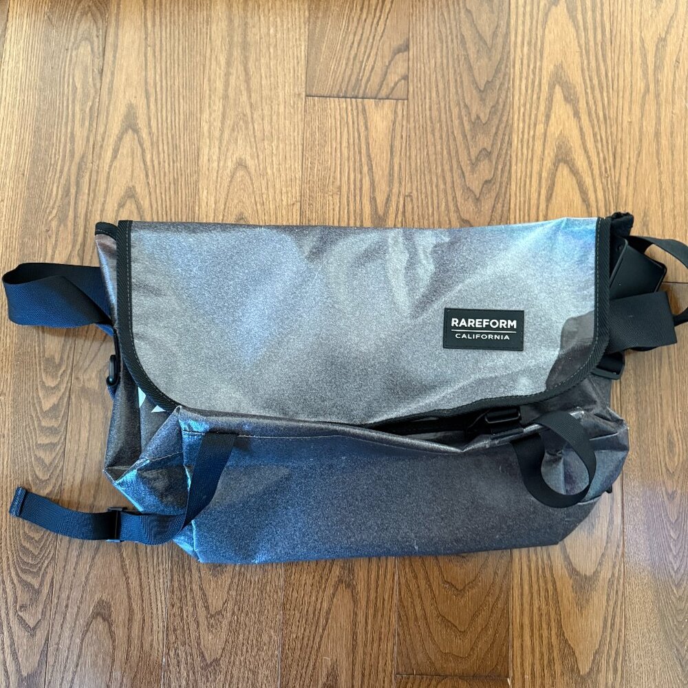 BNWT Rareform Manhattan Messenger Bag